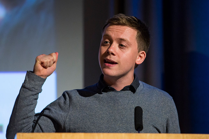 💭La macroilusión de Owen Jones